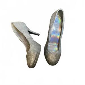 F O44 @ 9W Silver Slipper Heels